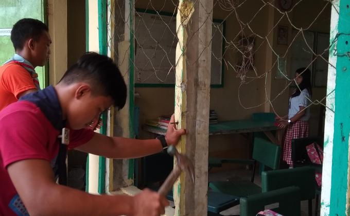 Installation and repair of wooden window jalousie