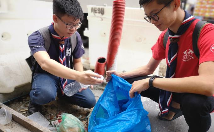 [WalkSide by Rovs Project: Update 7] Street Cleaning task with the Mauritius Scouts!