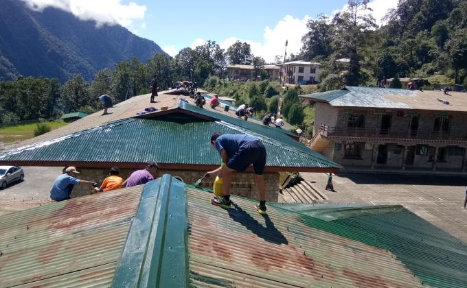 Greening the roofs in School campus
