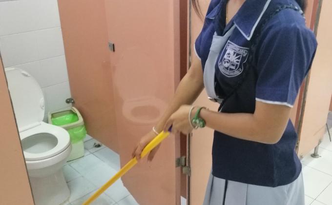 ขัดพื้นห้องน้ำ