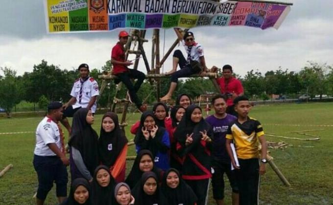  Karnival badan beruniform smk seri berang (Siber)