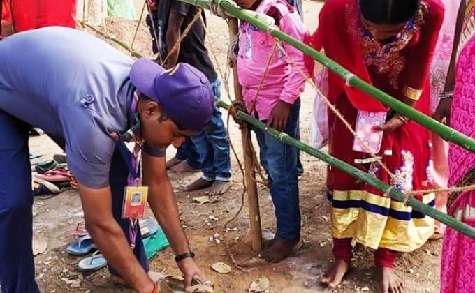 "FREE SHOES STAND SERVICE" 2018 @ GOMOH