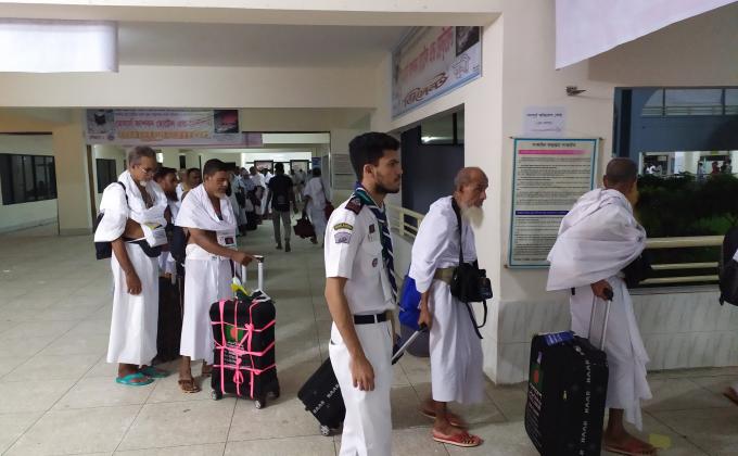 হজ ক্যাম্পে হাজীগণদের সেবা প্রদান