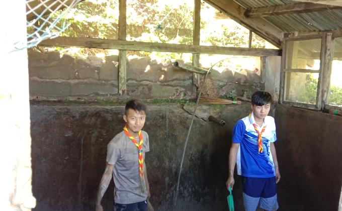 Cleaning water tanks