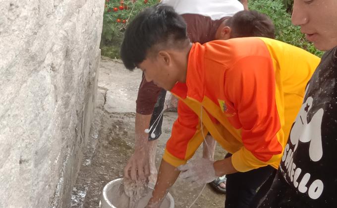 Chorten white washing