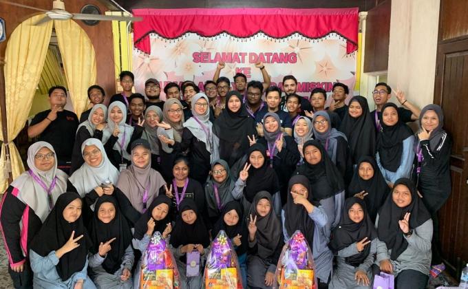 Sentuhan Kasih Hati Kelana Terhadap Orang Awam
