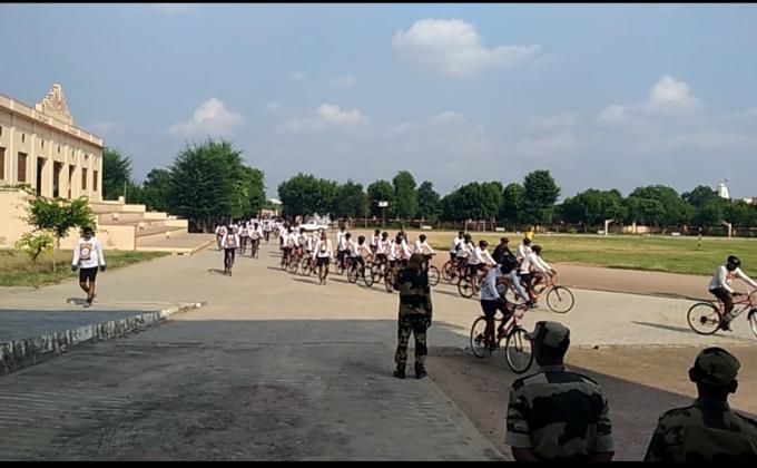 देशभक्ति के जज्बे के साथ स्वच्छता का संदेश लेकर पहुंचे अद्र्धसैनिक बलों के जवानो का स्काउट गाइड द्वारा स्वागत तथा जलपान की व्यवस्था ।।