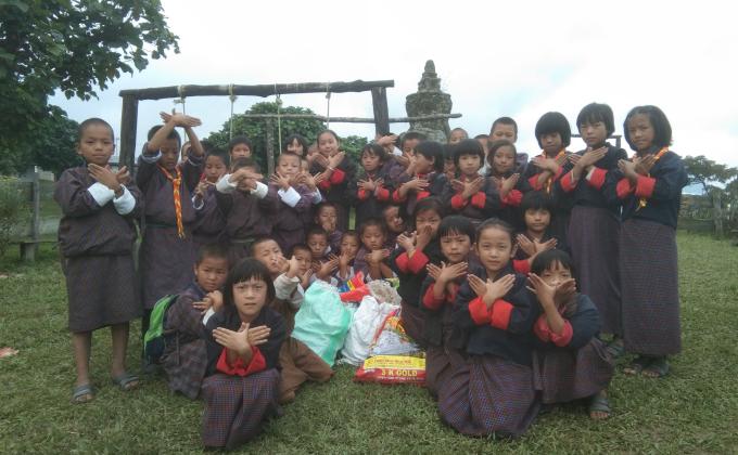 Community service paper picking