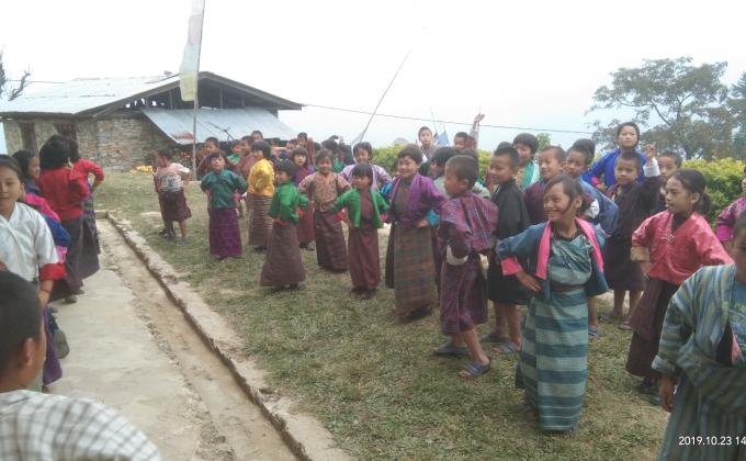 Introducing aerobic music exercises to chechey scout