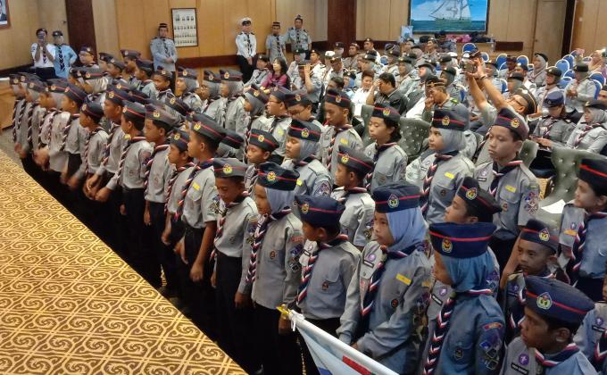 52 Pengakap Kanak-Kanak Gegarkan Dewan Perhimpunan 