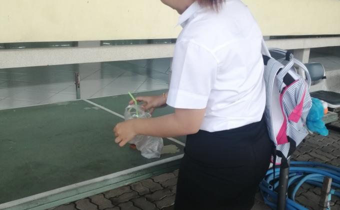 เก็บขยะ