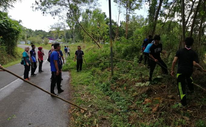 Gotong - royong GSNP Sandakan. 