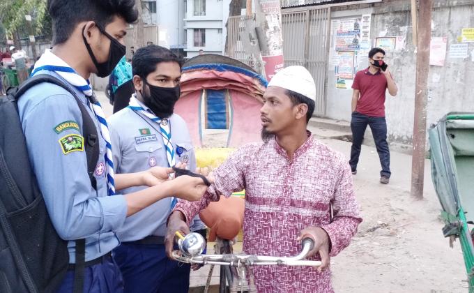 করোনা ভাইরাস প্রতিরোধে মার্ক্স বিতরণ 