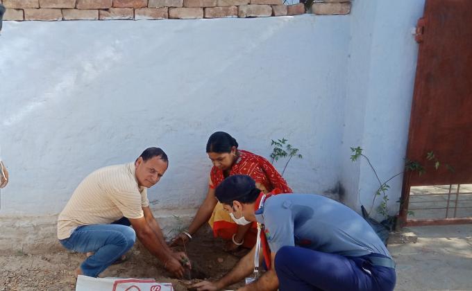 विश्व पृथ्वी दिवस पर "एक घर-एक पेड़"