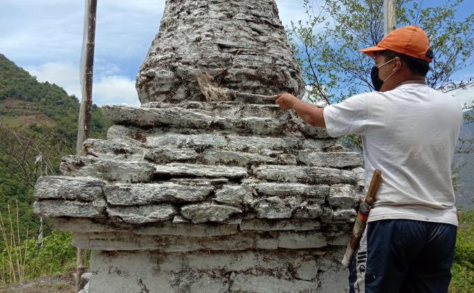 white washing chorten