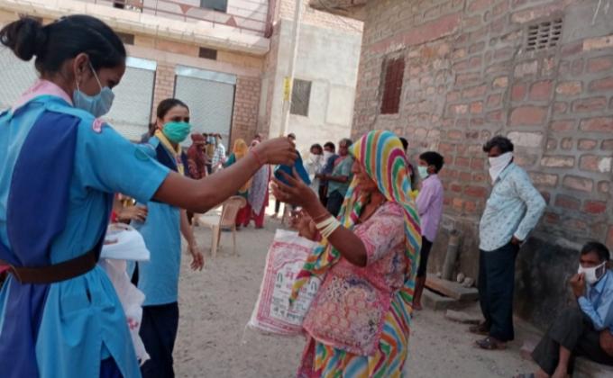 "मास्क बांटकर किया जागरूक "जोधपुर