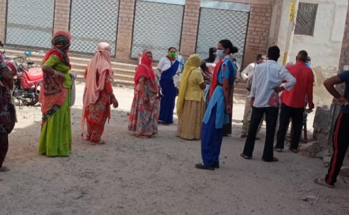 सोशल डिस्टेंस का पालन करवाया। BSG DHQ jodhpur rajasthan