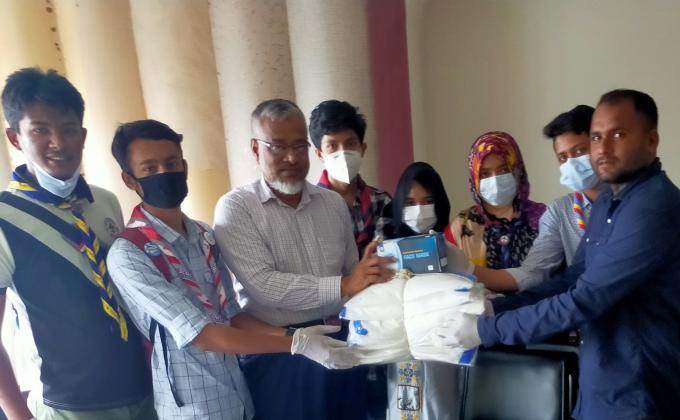 পিপিই ও মাস্ক বিতরন 