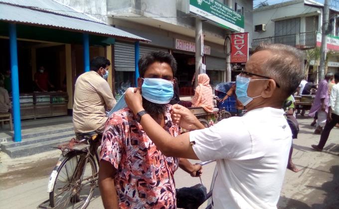 মাস্ক বিতরণ কর্মসূচি 2020 