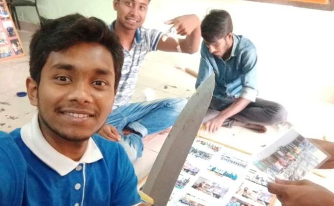 রোভার ডেন সাজ-সজ্জাকরণ