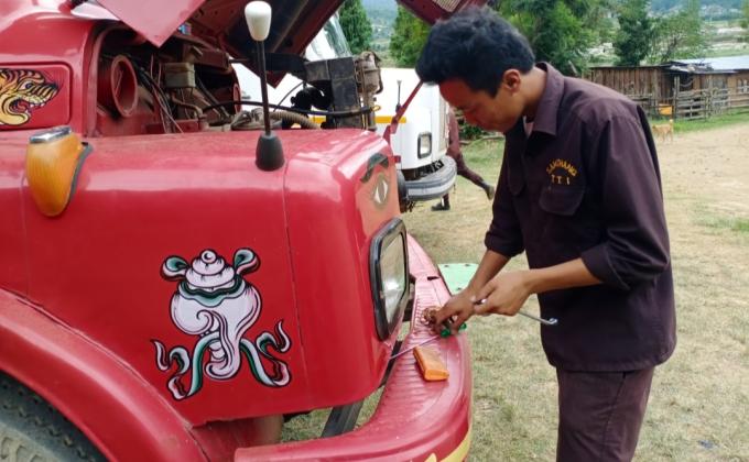 repairing of trucks radiator