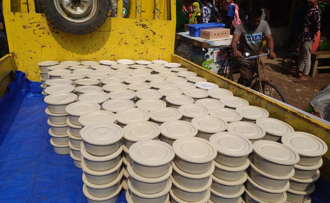 খাদ্য বিতরণ 