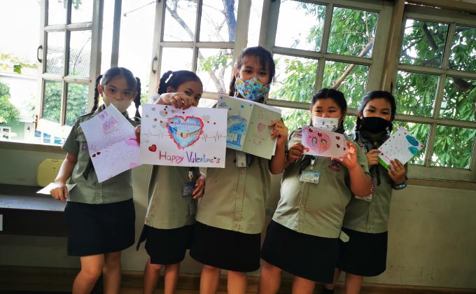 valentine' s.Day Card Making Activity