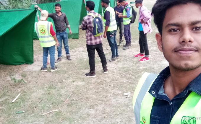 তাঁবু খাটানো 