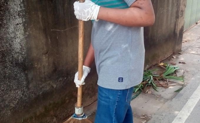 Cleaning the roads of colamba  thanthree Mawatha. 