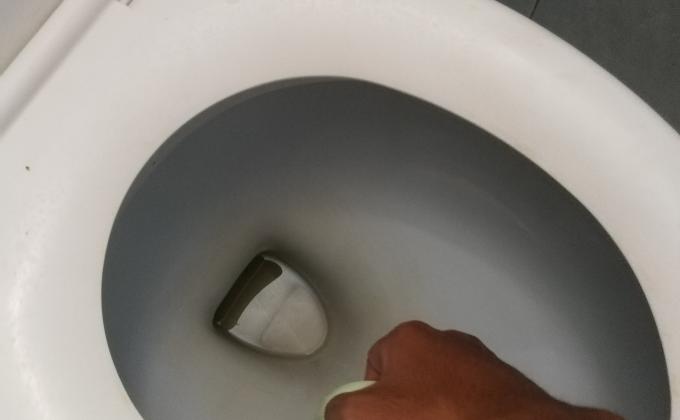 ล้างห้องนำ้