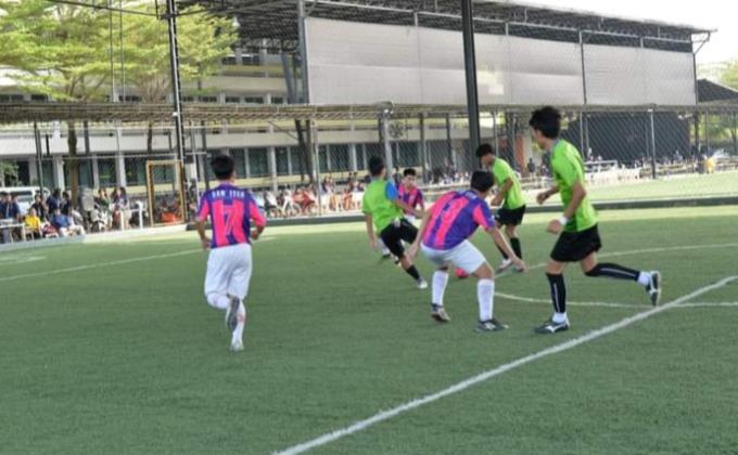 แข่งฟุตบอลกับต่างรร 