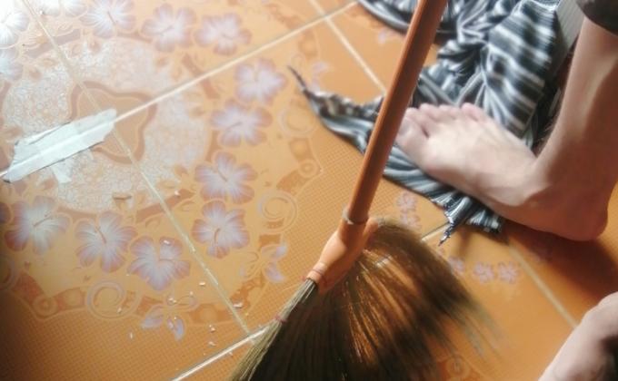 กวาดบ้าน