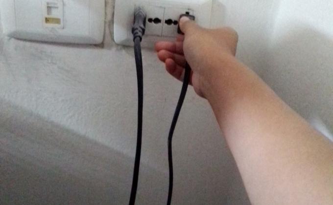 ถอดปลั๊กไฟ