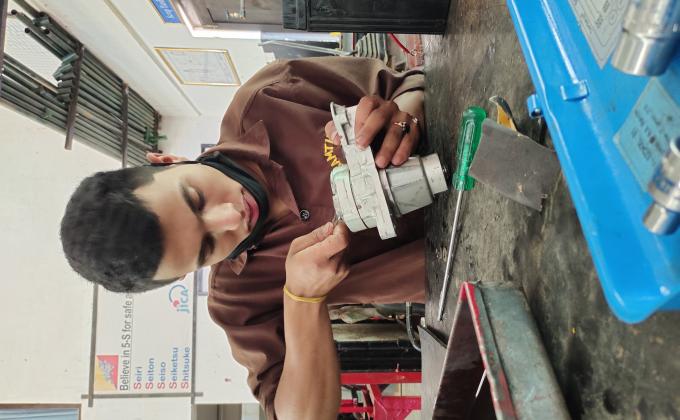 Repairing Stator motor of  Diseal Engine 