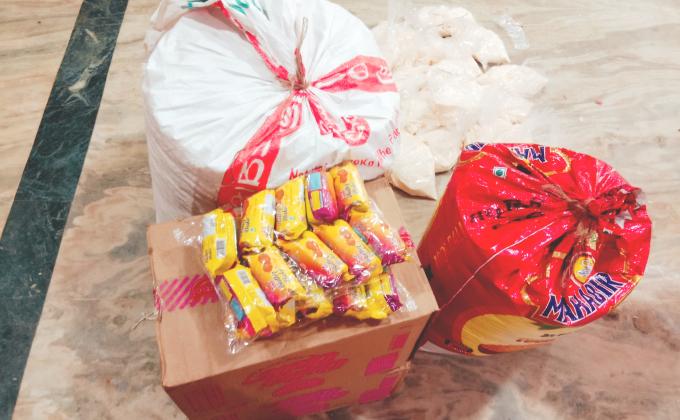 Donated food items to 50 people who lost their job in this pandemic ##life on land ##healthandwellbeing ##bsgsankalp,Monalisa Das.