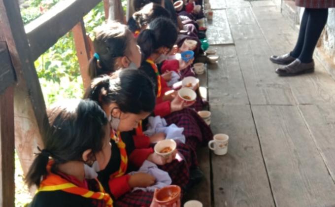 How to use traditional plate and mug