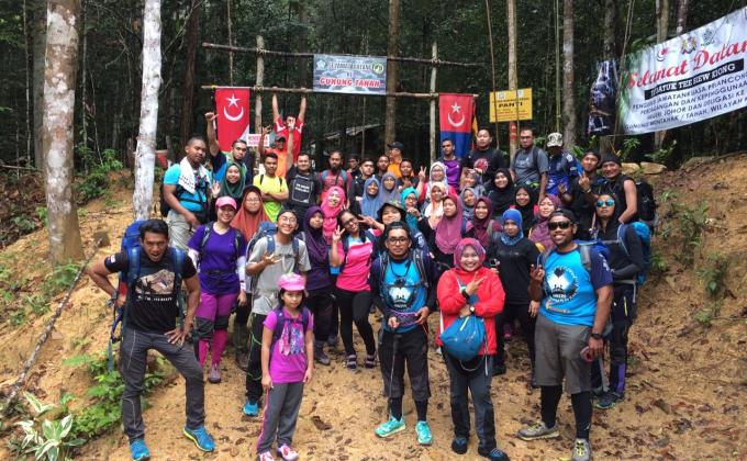 Hiking Gunung Muntahak, Kota Tinggi.