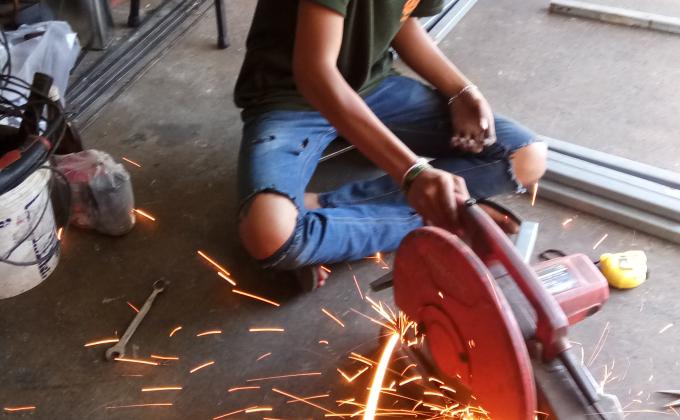 ทำงานช่วยพ่อ