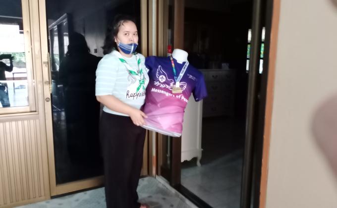 จิตอาสาจัดเก็บเสื้อวิ่ง