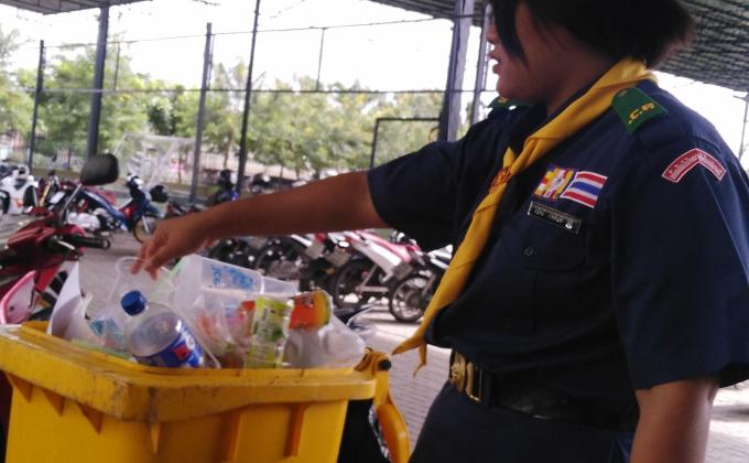 จิตอาสาเก็บขยะ