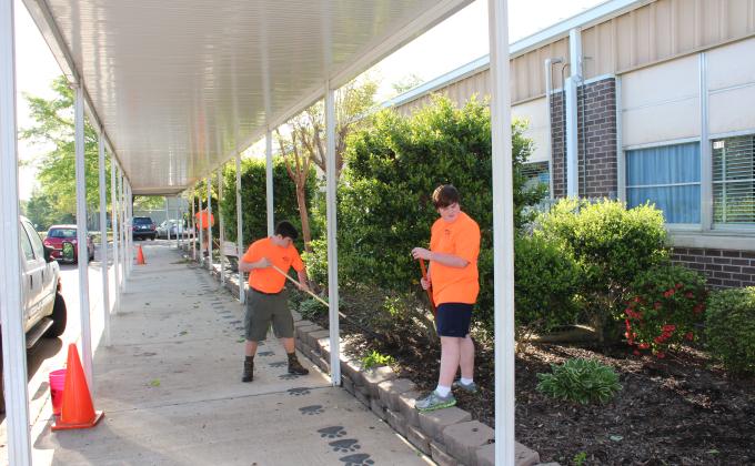 Hernando Elementary School Cleanup 
