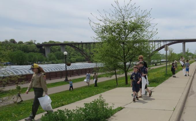 Mississippi River National Park Cleanup