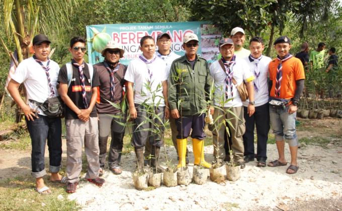 Projek Tanam Semula Berembang Sungai Selangor 2015