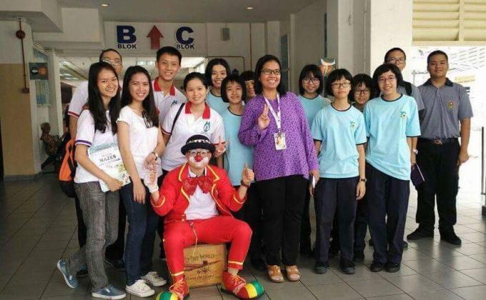2017 31st Phor Tay Scout -visiting children at general hospital 