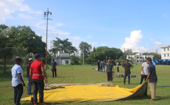 তাঁবু খাটানো 