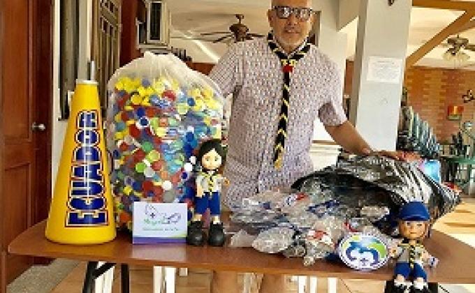 Tapaton 2019 Guayaquil - Tapitas plásticas para los niños especiales con síndrome de Down y botellas plásticas ayudando a un padre de familia  y a un chico Venezolano que es chambero