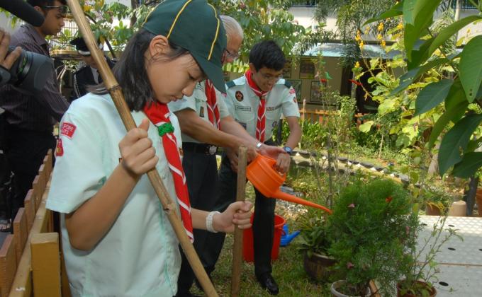 Jobweek - Scout All Around Singapore Go Out To Work To Help Others