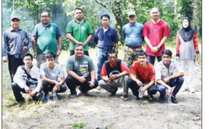 PPDBM gotong-royong membersih tanah perkuburan