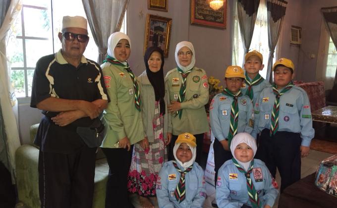 PACK 1021, MATA-MATA GADONG PRIMARY SCHOOL HAND OVER DONATIONS TO LESS FORTUNATE FAMILIES