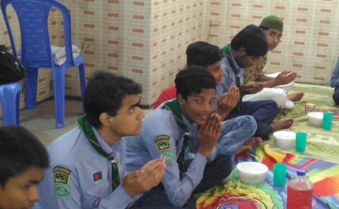 ইফতার ও স্কাউট ওন 